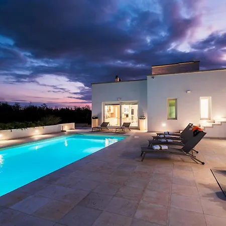 Villa Dimora Solaris 6, Emma *