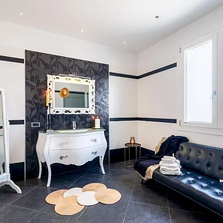 Dimora Solaris 6, Emma Villa Ugento