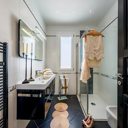 Dimora Solaris 6, Emma *