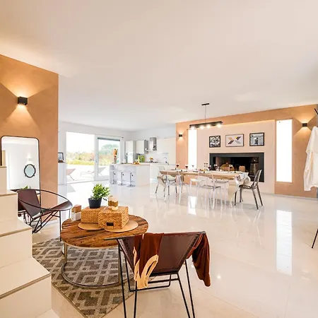 Dimora Solaris 6, Emma וילה *