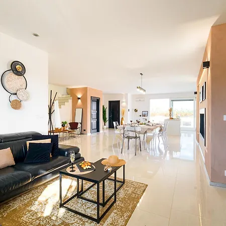 Dimora Solaris 6, Emma *