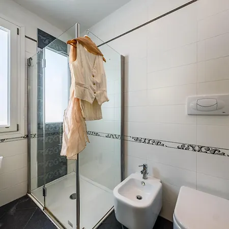 וילה Dimora Solaris 6, Emma אוג'נטו