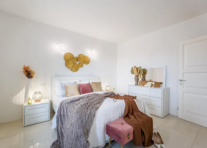 Dimora Solaris 6, Emma