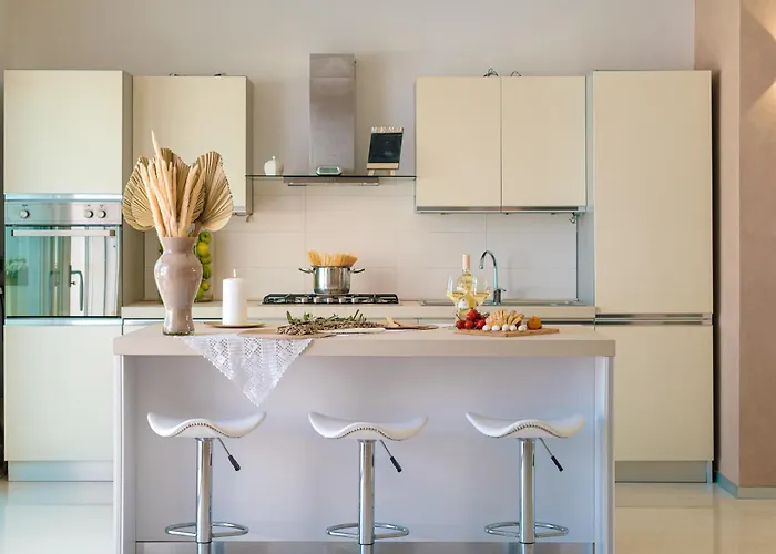 Dimora Solaris 6, Emma Ugento